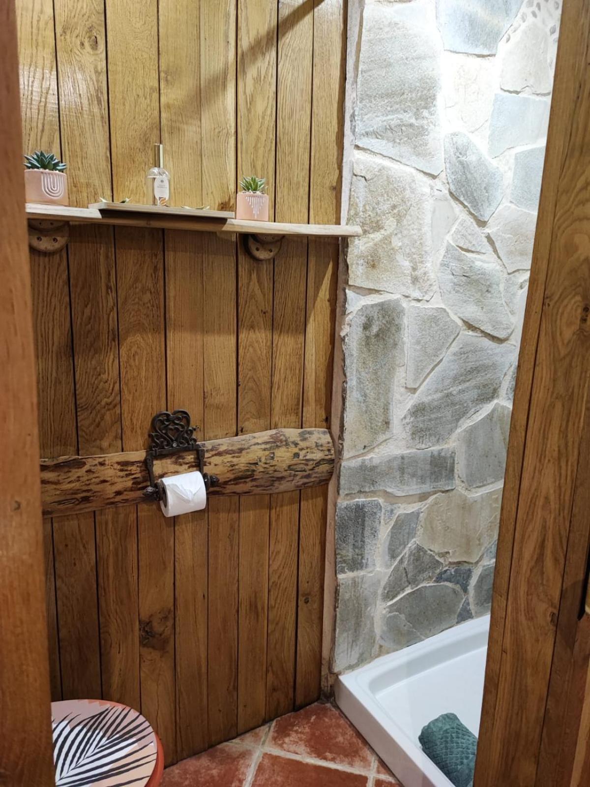 Le Domaine Du Sens Bed & Breakfast Frontenaud Стая снимка
